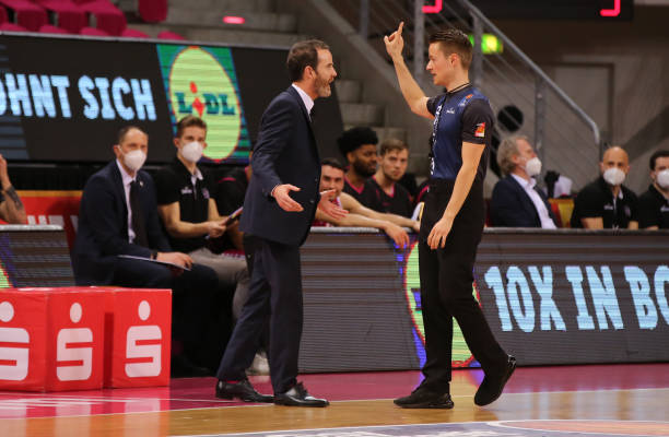 及对两人未 及对两人未