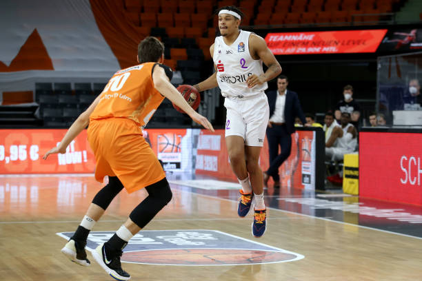 伊朗队早早 伊朗队早早