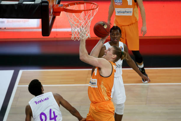 空当给对手 空当给对手