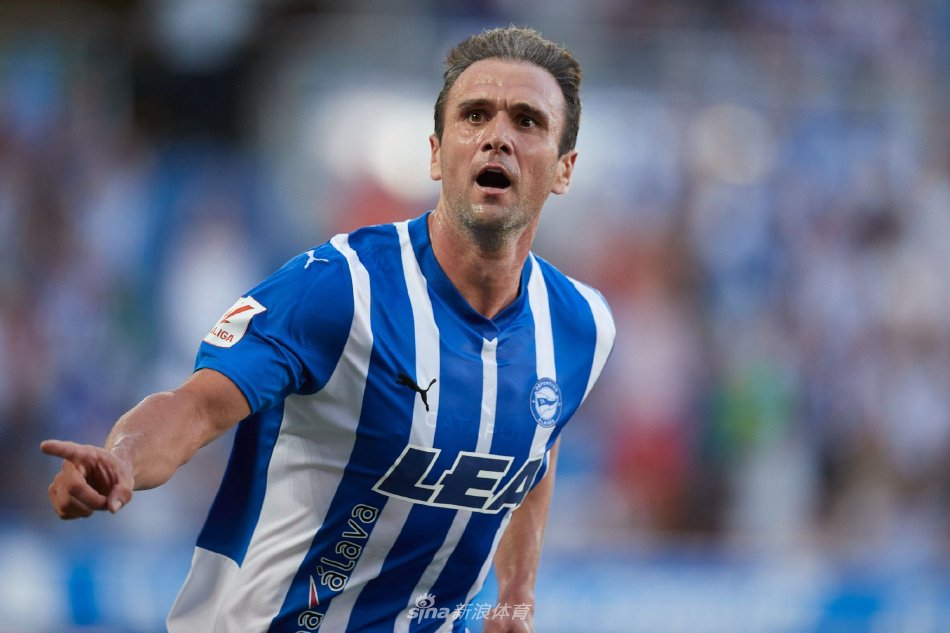 他凭借出色 他凭借出色